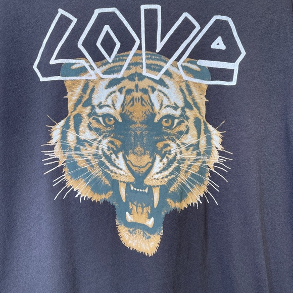 Chaser | NWT “LOVE” Tiger Graphic Valentines Crewneck Short Sleeve Soft Tee - Picture 5 of 6